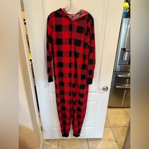 North Pole Trading Co. Head-To-Toe Buffalo Unisex Long Sleeve Pajama medium